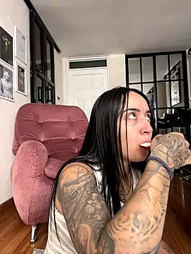 Snapshot of EmmyEvans1 chatting on September 29, 7:40 pm EmmyEvans1 online show from September 29, 7:40 pm