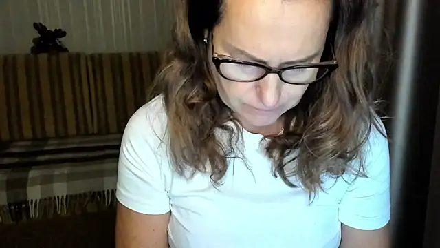 lauraoven online show from October 28, 2:09 pm