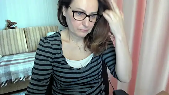 lauraoven online show from March 11, 7:25 am