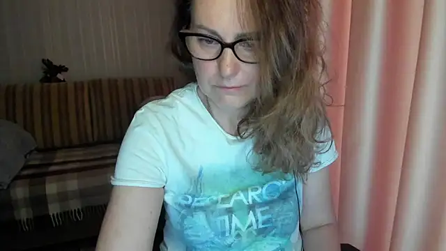 lauraoven online show from April 29, 6:50 am