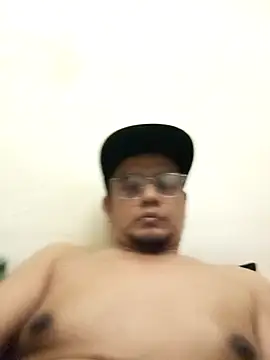 Snapshot of mrbubbaibrahim chatting on October 31, 9:27 pm mrbubbaibrahim online show from October 31, 9:27 pm