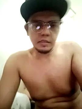 Snapshot of mrbubbaibrahim chatting on November 19, 7:30 am mrbubbaibrahim online show from November 19, 7:30 am