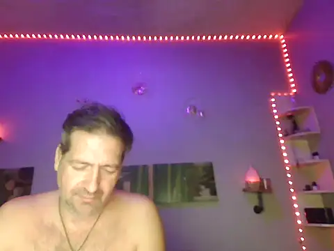 Snapshot of matrikes1 chatting on December 6, 10:52 pm matrikes1 online show from December 6, 10:52 pm