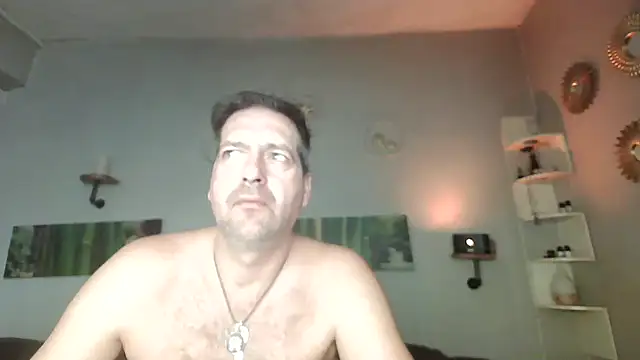 Snapshot of matrikes1 chatting on December 14, 11:39 am matrikes1 online show from December 14, 11:39 am