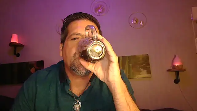 Snapshot of matrikes1 chatting on December 29, 6:05 pm matrikes1 online show from December 29, 6:05 pm