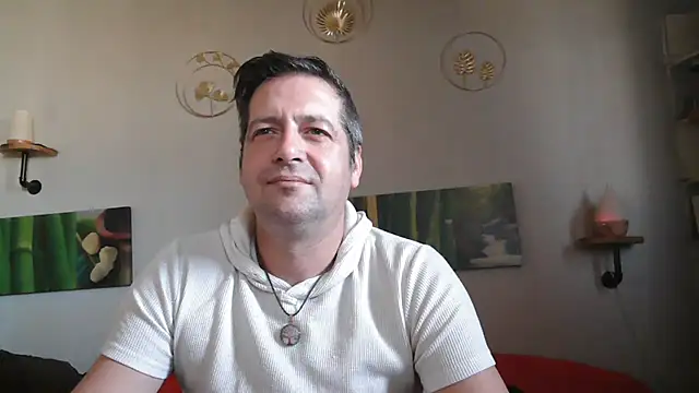 Snapshot of matrikes1 chatting on January 26, 1:04 pm matrikes1 online show from January 26, 1:04 pm