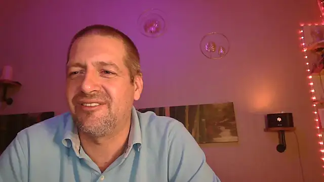 Snapshot of matrikes1 chatting on February 14, 9:43 pm matrikes1 online show from February 14, 9:43 pm