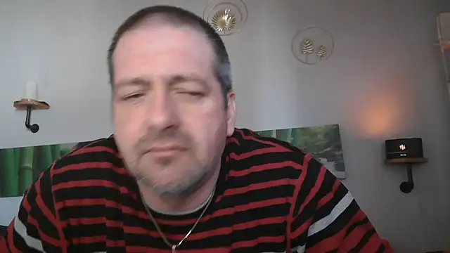 Snapshot of matrikes1 chatting on February 19, 2:01 pm matrikes1 online show from February 19, 2:01 pm