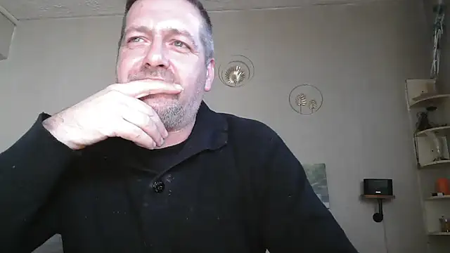 Snapshot of matrikes1 chatting on April 14, 4:46 pm matrikes1 online show from April 14, 4:46 pm