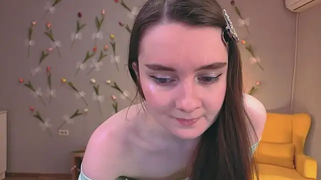 Snapshot of CloudGrace chatting on May 13, 6:16 pm CloudGrace online show from May 13, 6:16 pm