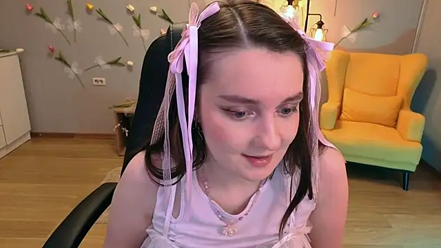 Snapshot of CloudGrace chatting on June 13, 3:15 am CloudGrace online show from June 13, 3:15 am