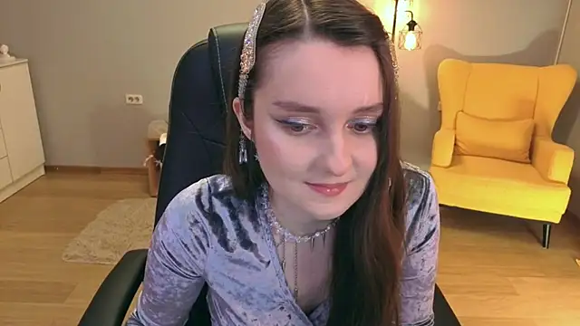 Snapshot of CloudGrace chatting on August 5, 3:20 am CloudGrace online show from August 5, 3:20 am