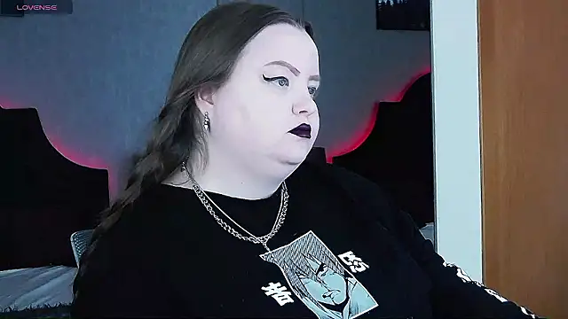 Snapshot of EMMA__CONNOR chatting on December 9, 10:11 am EMMA  CONNOR online show from December 9, 10:11 am