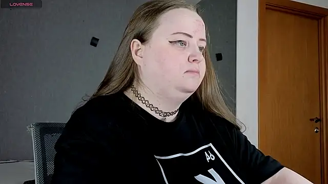 Snapshot of EMMA__CONNOR chatting on September 30, 7:24 am EMMA  CONNOR online show from September 30, 7:24 am