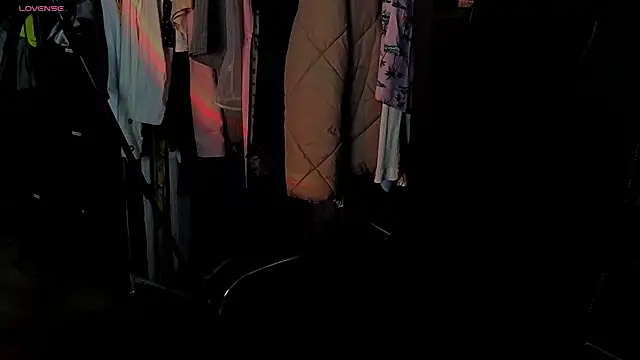 Snapshot of EMMA__CONNOR chatting on October 12, 12:09 am EMMA  CONNOR online show from October 12, 12:09 am