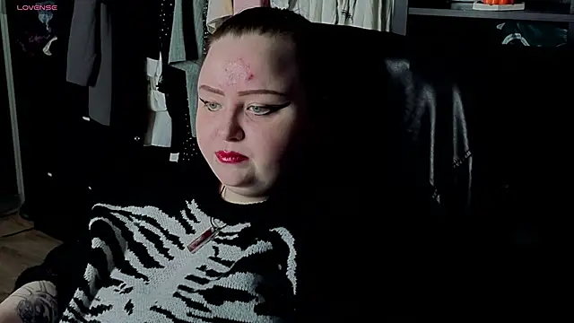 Snapshot of EMMA__CONNOR chatting on October 31, 8:54 pm EMMA  CONNOR online show from October 31, 8:54 pm