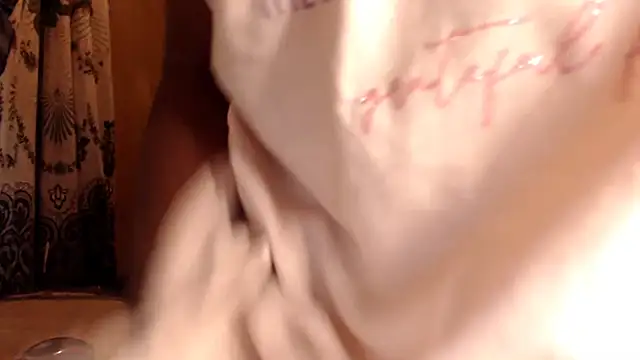 Snapshot of NaughtyGranny chatting on October 18, 10:32 pm NaughtyGranny online show from October 18, 10:32 pm