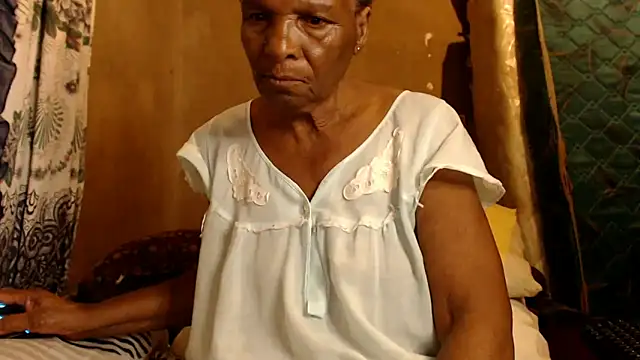 Snapshot of NaughtyGranny chatting on March 21, 9:51 pm NaughtyGranny online show from March 21, 9:51 pm