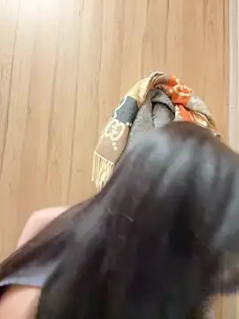 Snapshot of Wet__Bunny chatting on February 1, 12:47 pm Wet Bunny online show from February 1, 12:47 pm