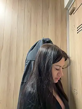 Snapshot of Wet__Bunny chatting on February 11, 9:31 am Wet Bunny online show from February 11, 9:31 am