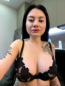 Snapshot of Wet__Bunny chatting on November 3, 3:41 am Wet Bunny online show from November 3, 3:41 am