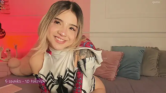 Snapshot of _Tammara_ chatting on October 31, 12:17 pm Tammara online show from October 31, 12:17 pm