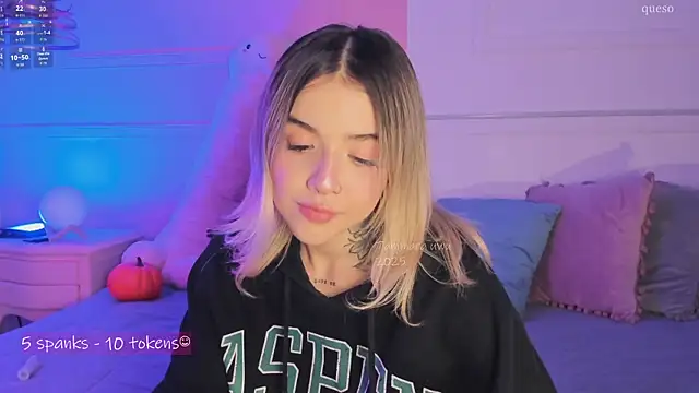 Snapshot of _Tammara_ chatting on November 10, 8:19 pm Tammara online show from November 10, 8:19 pm