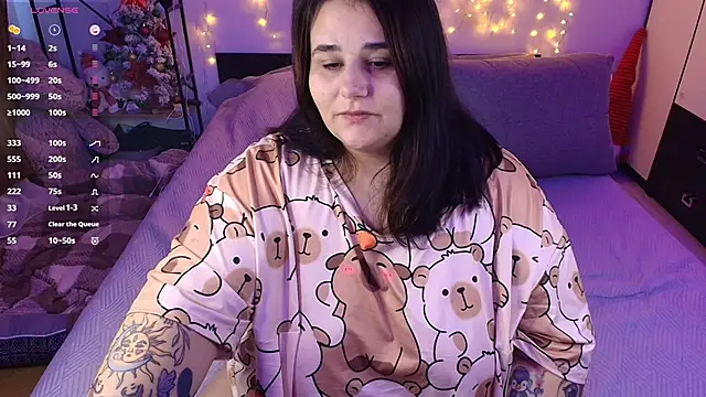 naughtykiss online show from December 19, 9:49 am