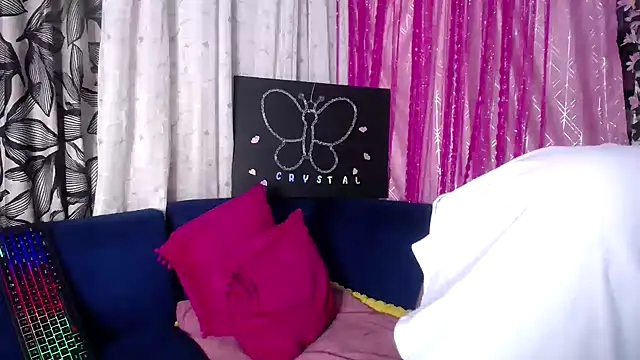 crystalbxx online show from April 15, 5:31 pm