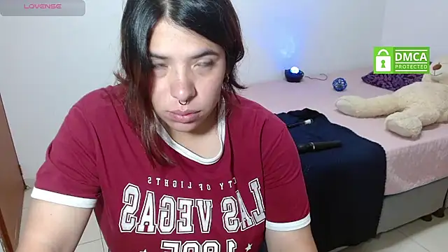 Karlathompson online show from December 19, 11:12 pm