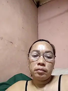 Snapshot of asianwet4u chatting on November 9, 2:32 am asianwet4u online show from November 9, 2:32 am