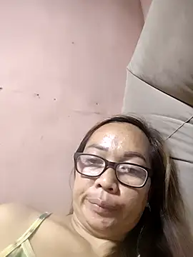 Snapshot of asianwet4u chatting on December 5, 3:41 pm asianwet4u online show from December 5, 3:41 pm