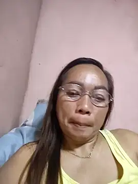 Snapshot of asianwet4u chatting on December 15, 8:24 pm asianwet4u online show from December 15, 8:24 pm