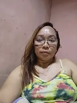 Snapshot of asianwet4u chatting on June 24, 3:00 pm asianwet4u online show from June 24, 3:00 pm