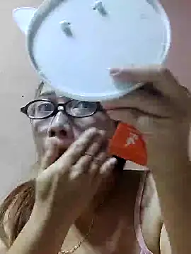 Snapshot of asianwet4u chatting on July 17, 4:30 am asianwet4u online show from July 17, 4:30 am