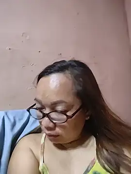 Snapshot of asianwet4u chatting on August 5, 8:06 am asianwet4u online show from August 5, 8:06 am