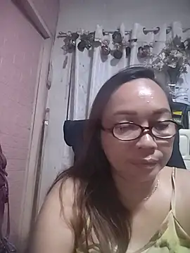 Snapshot of asianwet4u chatting on August 6, 2:41 pm asianwet4u online show from August 6, 2:41 pm