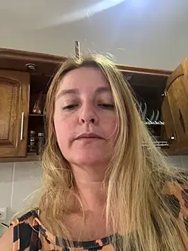 Snapshot of moniquerainx chatting on April 11, 1:26 pm moniquerainx online show from April 11, 1:26 pm