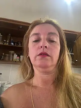 Snapshot of moniquerainx chatting on June 11, 3:10 pm moniquerainx online show from June 11, 3:10 pm