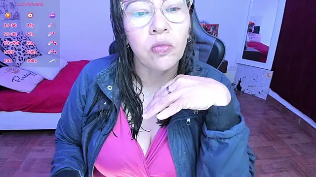 Snapshot of esmeralda_milf chatting on July 2, 8:26 pm esmeralda milf online show from July 2, 8:26 pm