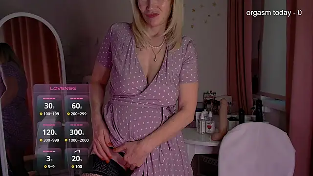 Snapshot of JuliaVilnet chatting on February 15, 5:19 am JuliaVilnet online show from February 15, 5:19 am