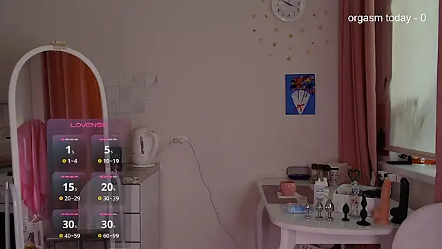 Snapshot of JuliaVilnet chatting on March 9, 5:11 am JuliaVilnet online show from March 9, 5:11 am