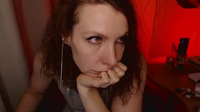 JohansonKatie online show from January 18, 8:40 pm