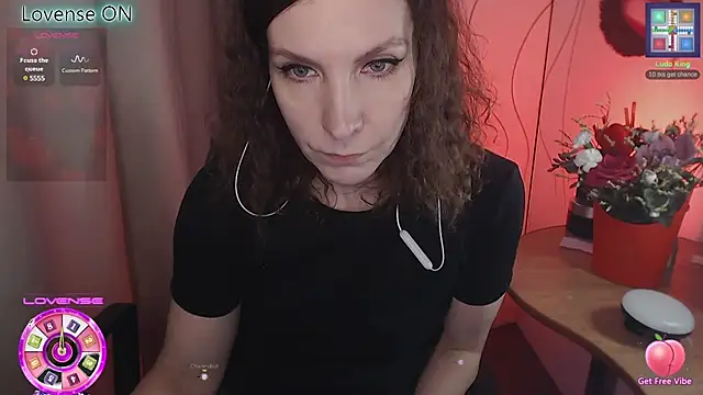 JohansonKatie online show from February 17, 1:32 pm