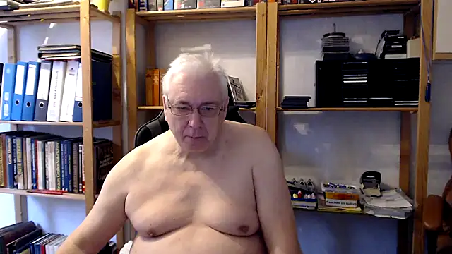 Snapshot of SchwanzhureXXL chatting on January 19, 9:11 am SchwanzhureXXL online show from January 19, 9:11 am