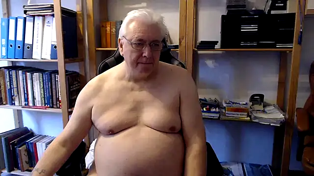 Snapshot of SchwanzhureXXL chatting on February 10, 9:25 am SchwanzhureXXL online show from February 10, 9:25 am