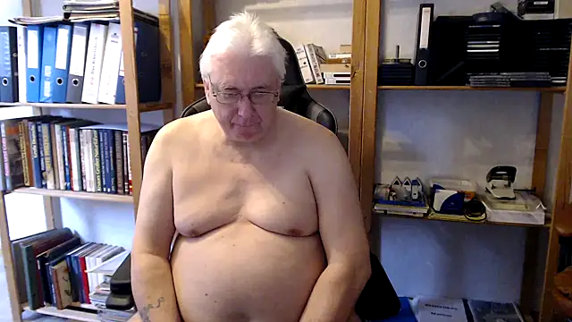 Snapshot of SchwanzhureXXL chatting on February 1, 8:57 am SchwanzhureXXL online show from February 1, 8:57 am