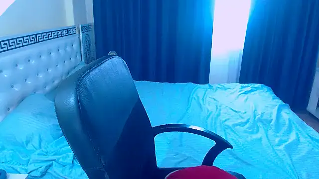 Snapshot of SonyaHotMilf chatting on July 24, 11:30 am SonyaHotMilf online show from July 24, 11:30 am