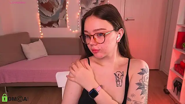 MilenaSaint online show from November 21, 5:17 am