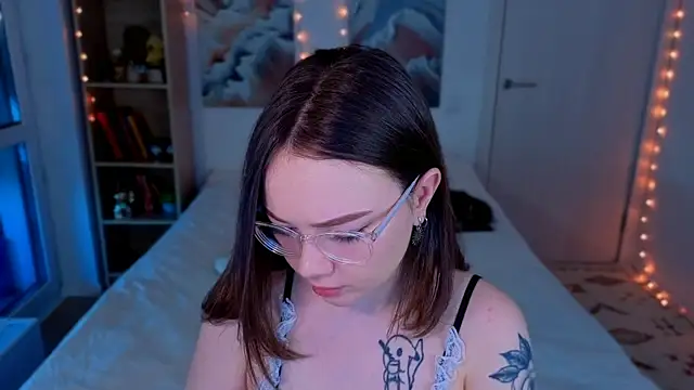 MilenaSaint online show from April 28, 3:44 am